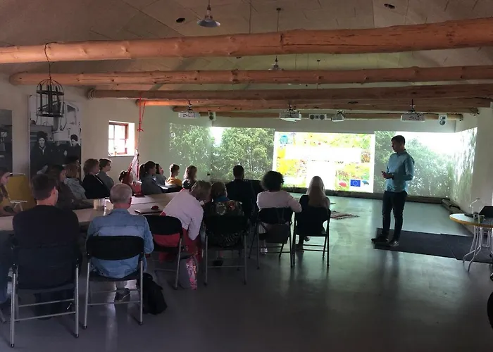 Lodge Voose Paeikesekodu Seminari- Ja Puhkekeskus *